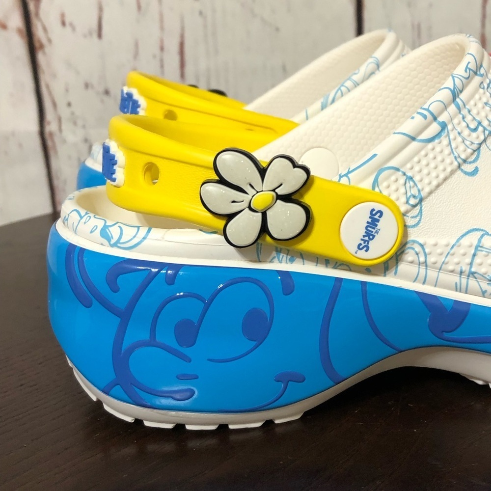 CROCS X SMURFS SMURFETTE super cute clog with jibbitz size 7 nwt - Picture 12 of 13